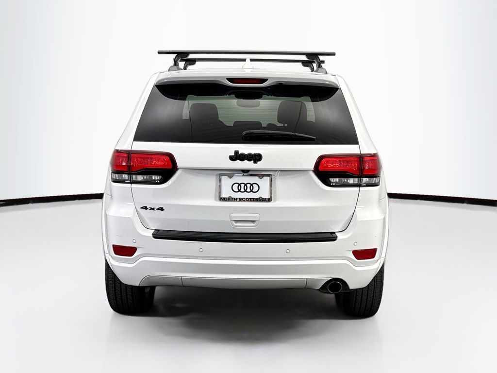 Thumbnail: 2017 Jeep Grand Cherokee - 6