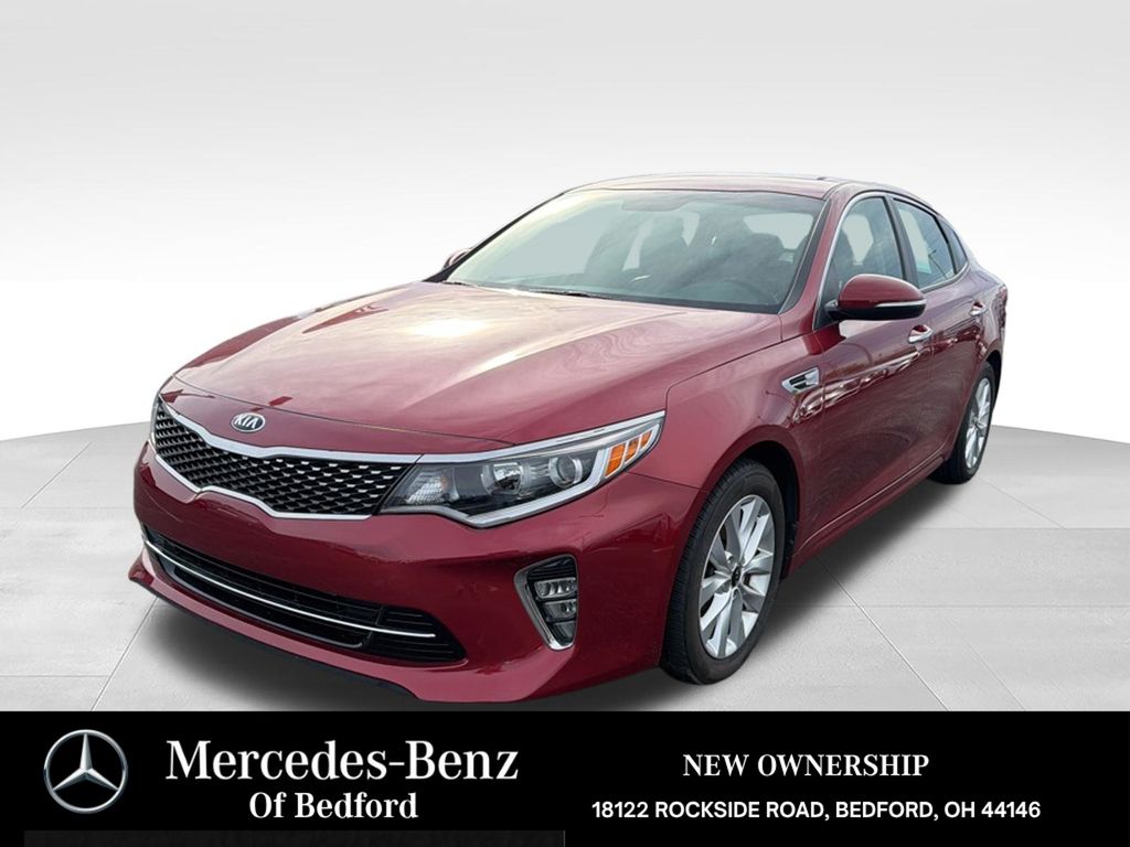 Remington Red Metallic 2018 Kia Optima Sedan Front-Wheel Drive 6-Speed Automatic