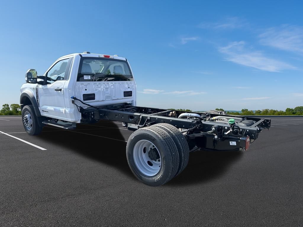 New 2025 Ford Super Duty F-600 Chassis Regular Cab (DRW) 169" Wheelbase XL
