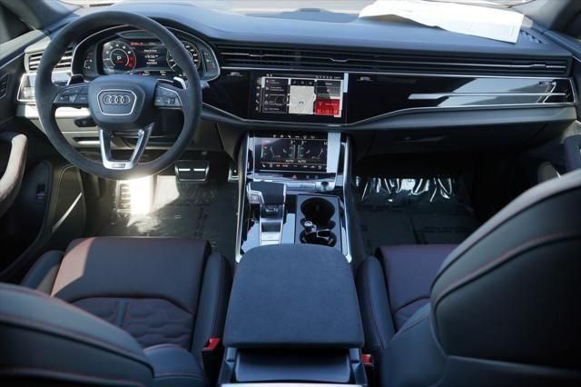 Thumbnail: 2025 Audi RS Q8 - 9