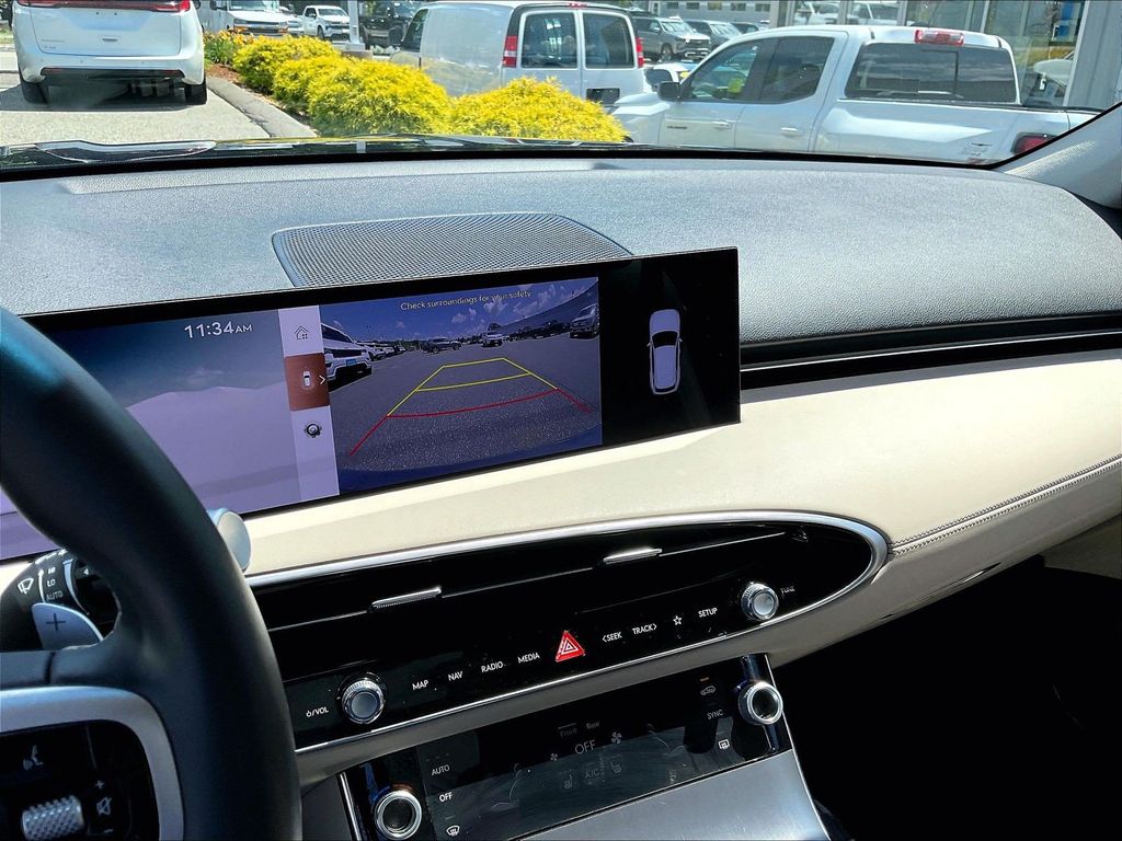 2026 Genesis GV70 — photo 19