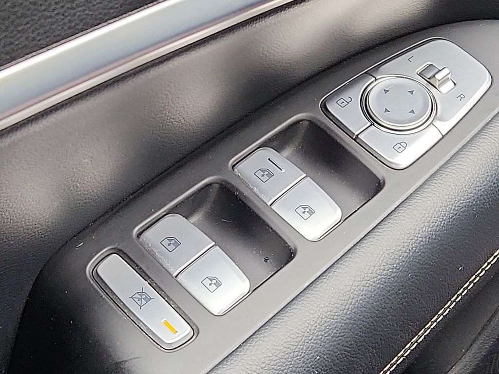 Thumbnail: 2019 Genesis G70 - 22