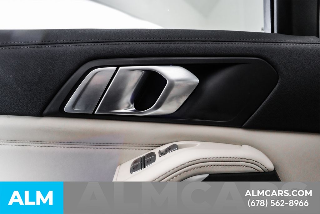 Used 2022 Black BMW xDrive40i image 59
