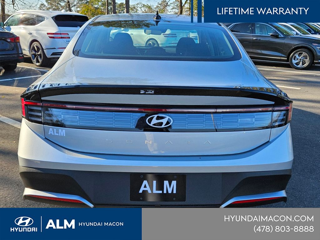 New 2026 Silver HYUNDAI SE image 12