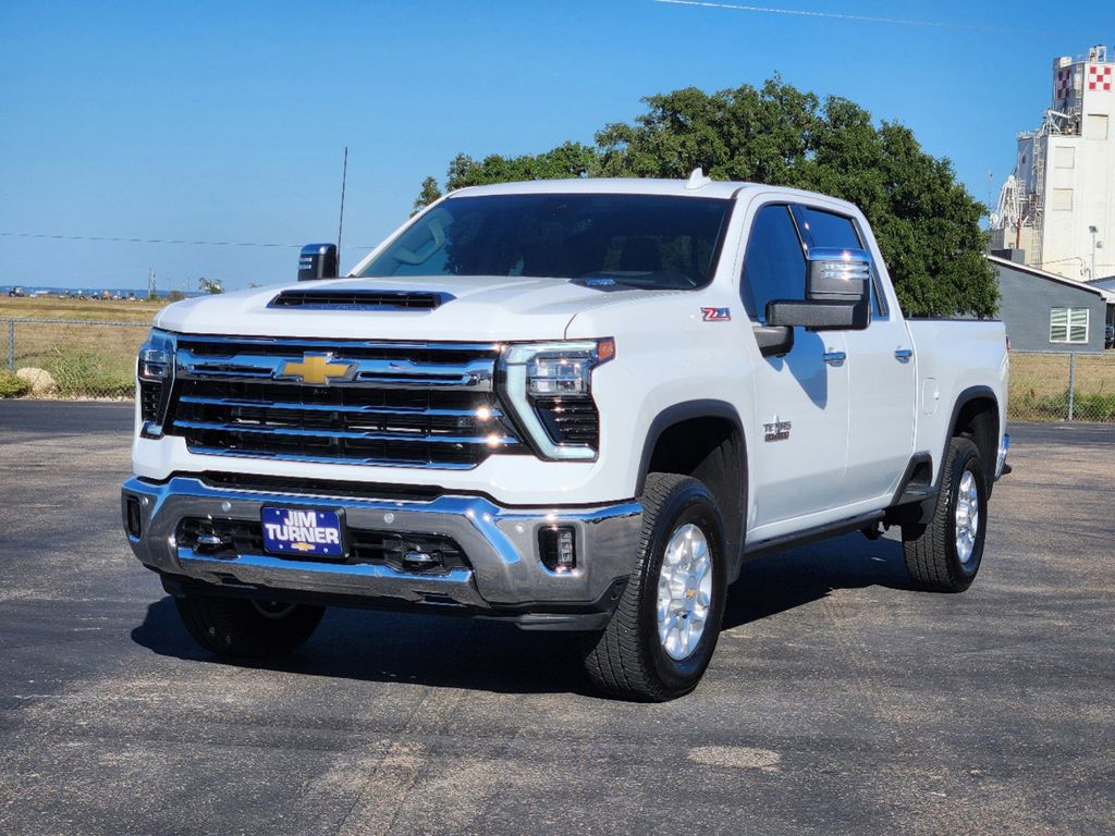 2024 Chevrolet Silverado 2500HD LTZ 3