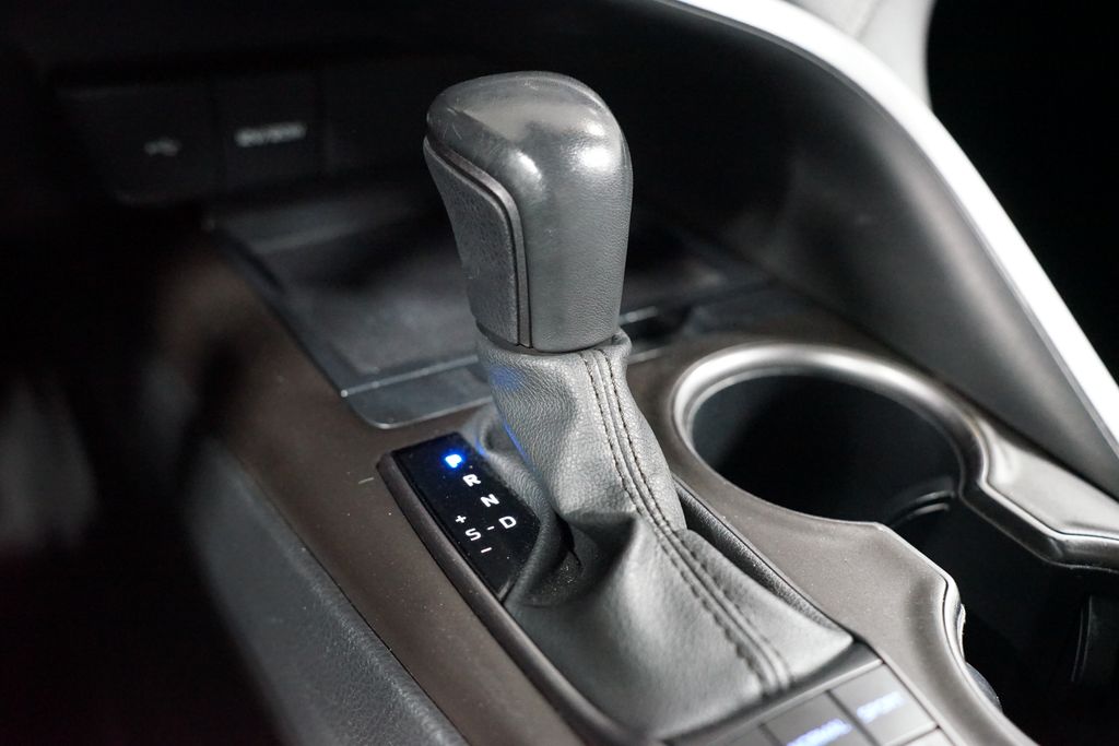 Thumbnail: 2023 Toyota Camry - 21