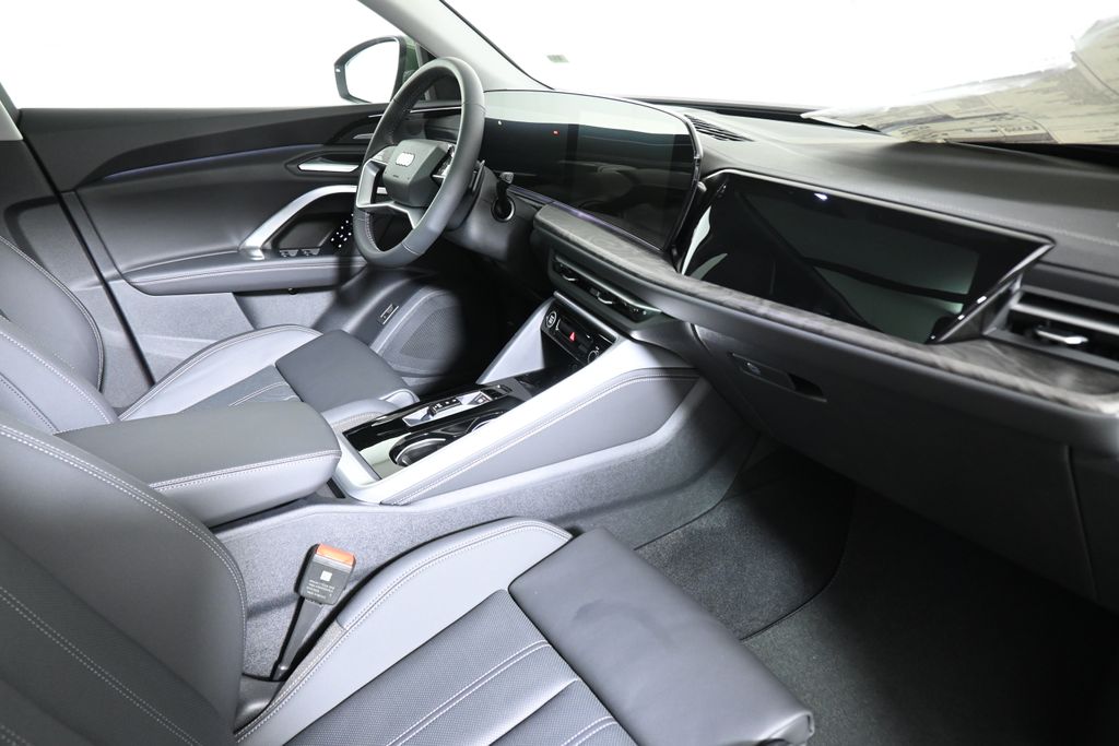 Thumbnail: 2025 Audi Q5 - 24