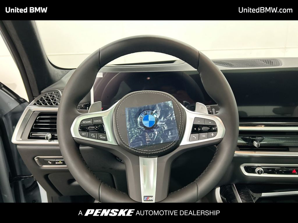 Thumbnail: 2026 BMW X7 - 14