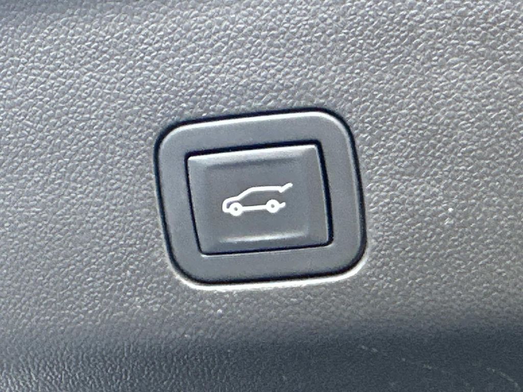 Thumbnail: 2021 Chevrolet Suburban - 26