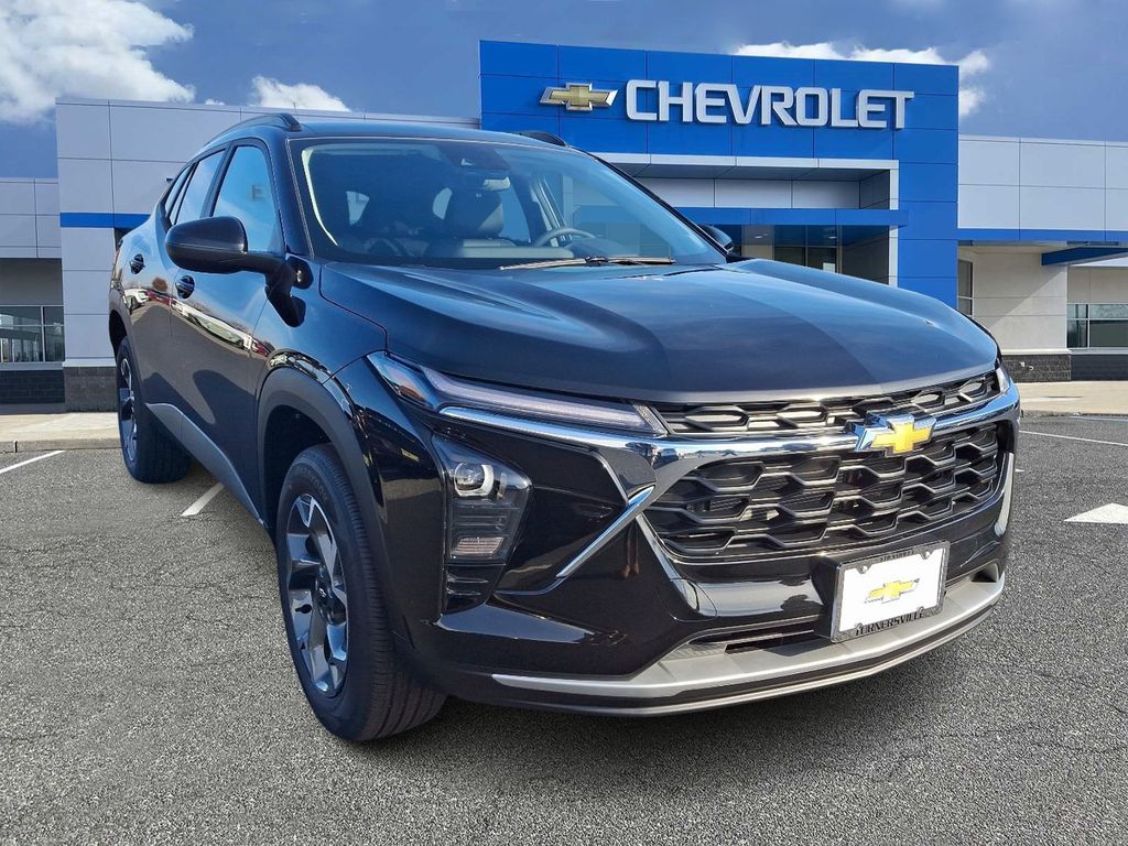 2025 Chevrolet Trax LT 2