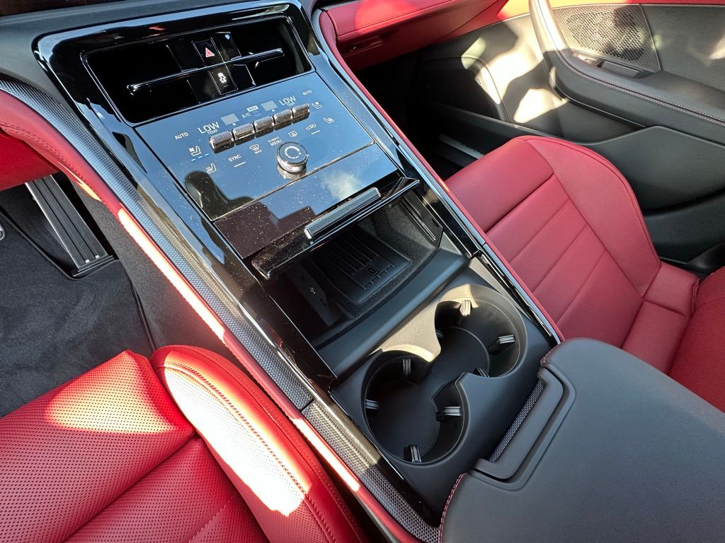 Thumbnail: 2026 Porsche Panamera - 27