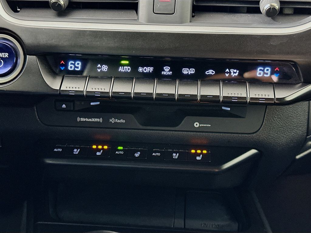 Thumbnail: 2021 Lexus UX - 16