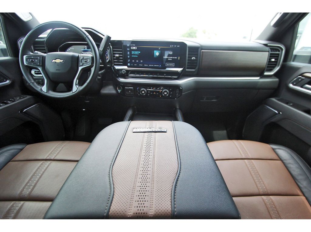 2025 Chevrolet Silverado 3500HD High Country - 6