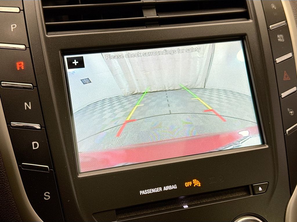 Thumbnail: 2017 Lincoln MKC - 15