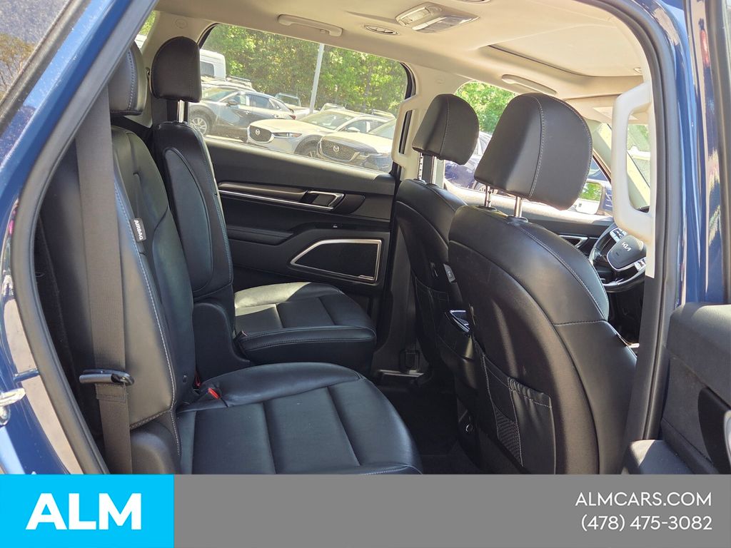 Used 2025 Black Kia S image 15