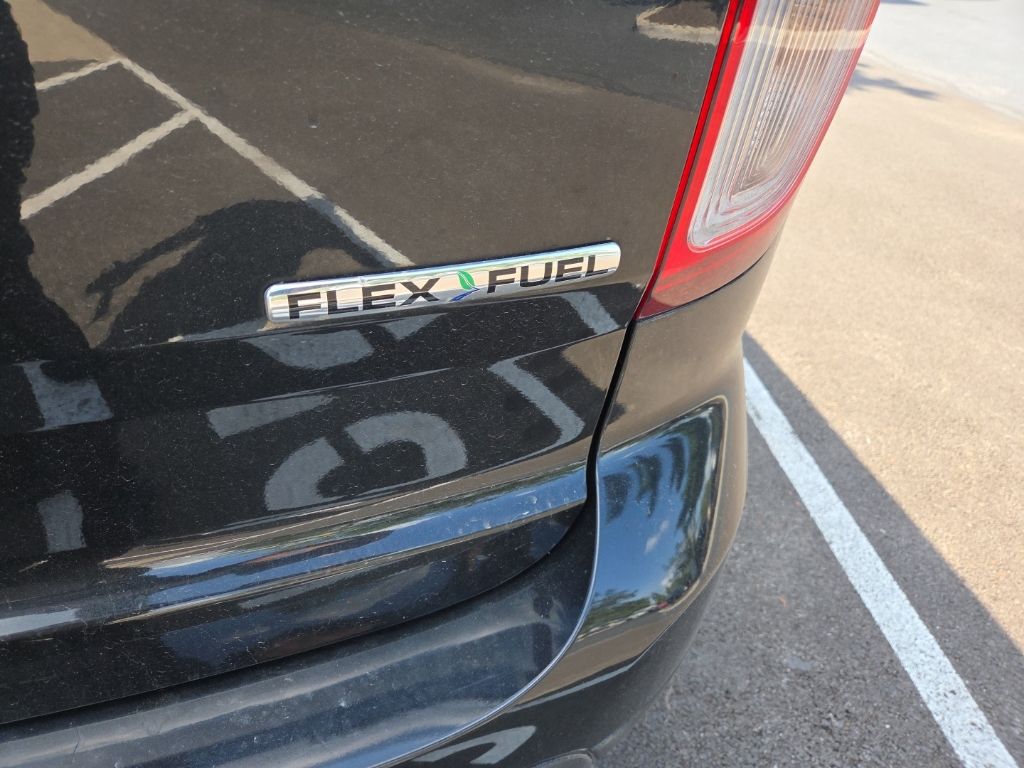 Used 2015 Black Ford Base image 9