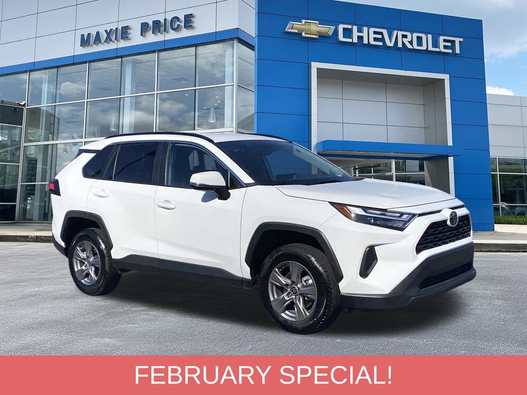 2024 Toyota RAV4 XLE