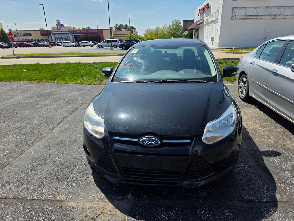 Black 2013 Ford Focus SE Sedan Front-Wheel Drive 6-Speed Automatic