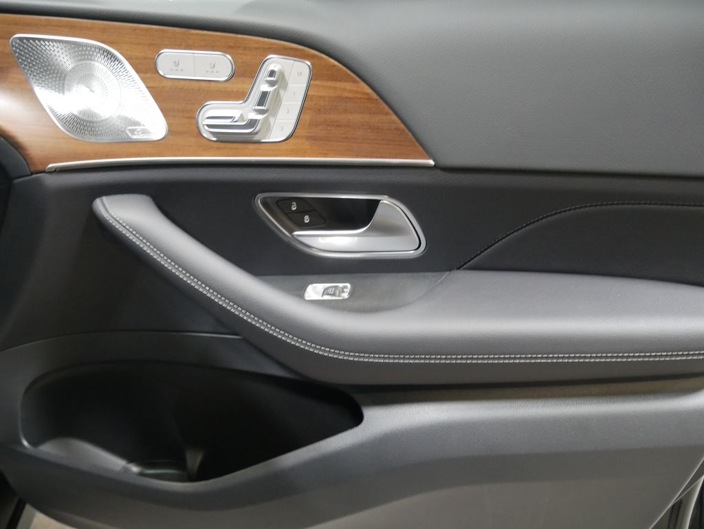 Thumbnail: 2026 Mercedes-Benz GLE - 28