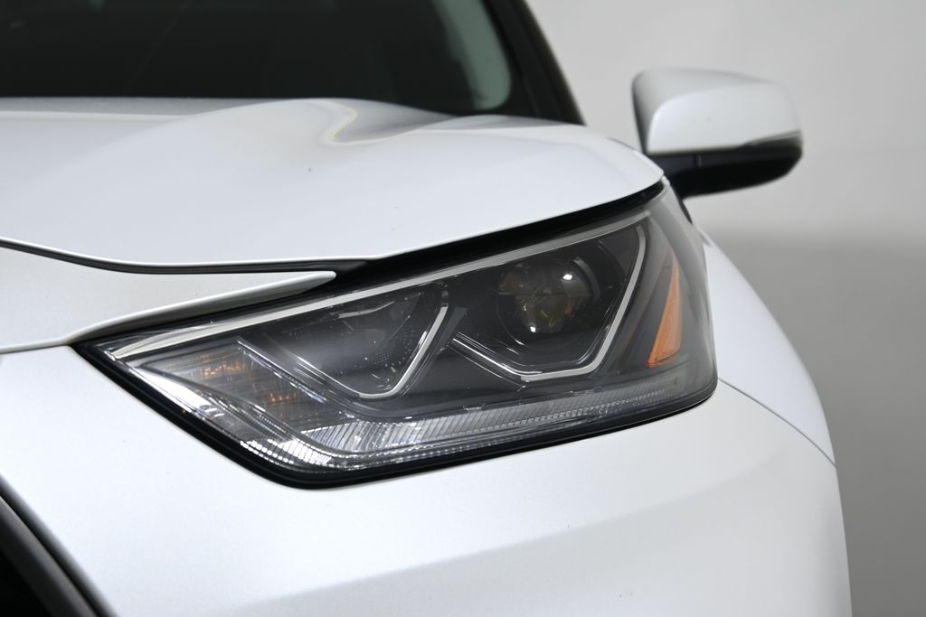 Thumbnail: 2023 Toyota Highlander - 10