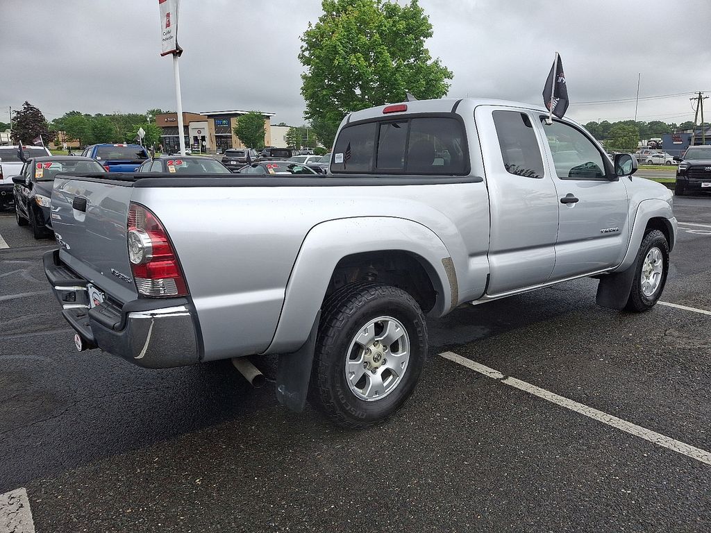 Thumbnail: 2012 Toyota Tacoma - 11