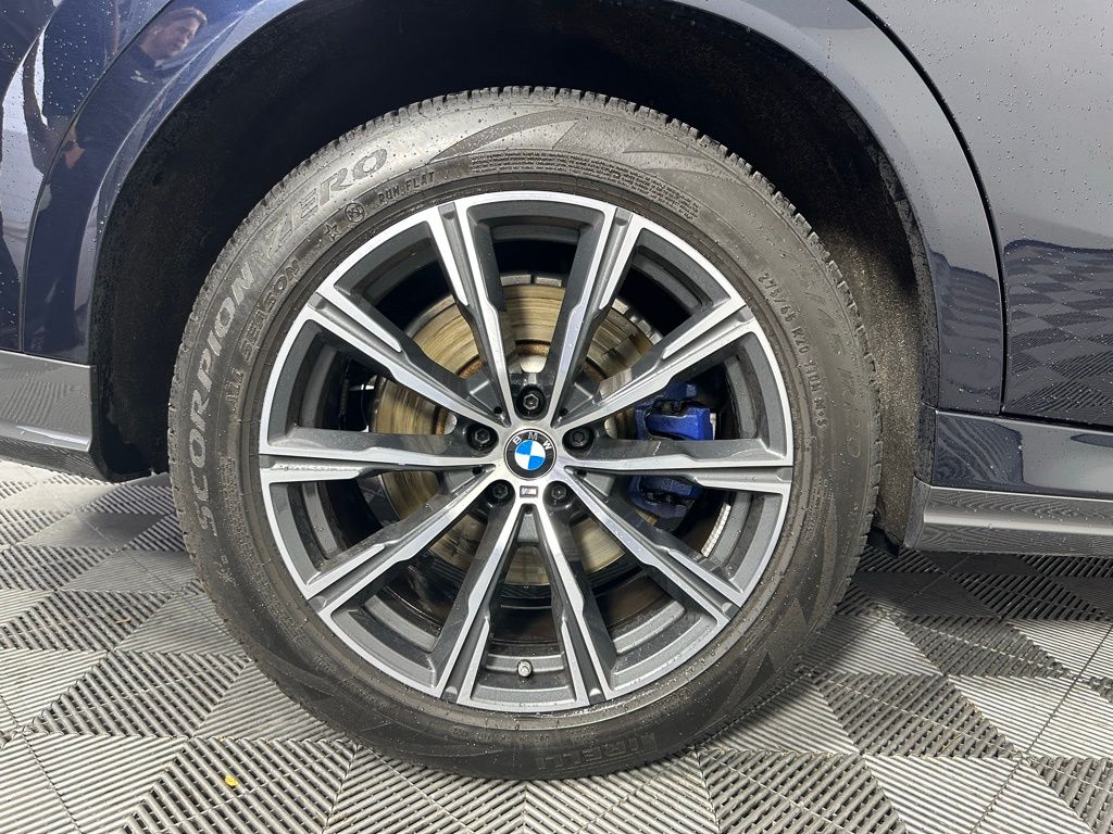 Thumbnail: 2023 BMW X6 - 12