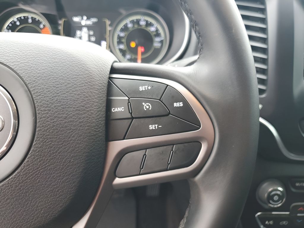 Used Car 2019 Jeep Cherokee  Latitude Plus For Sale Under $20,000 In Austin, Texas