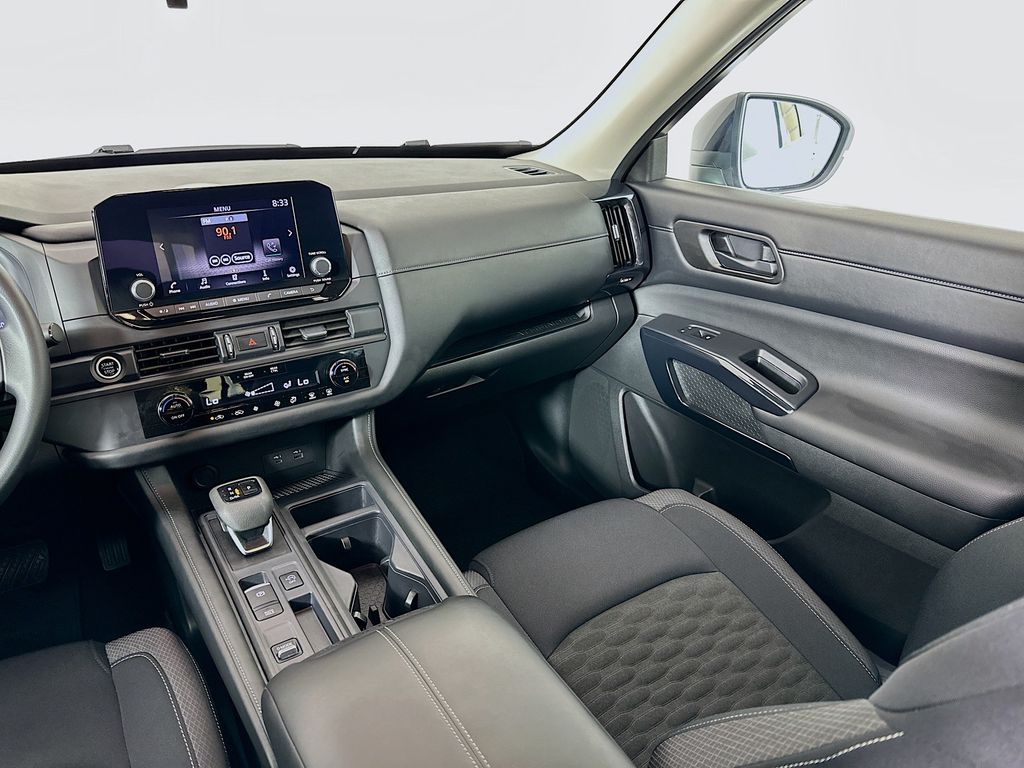 2024 Nissan Pathfinder S 22