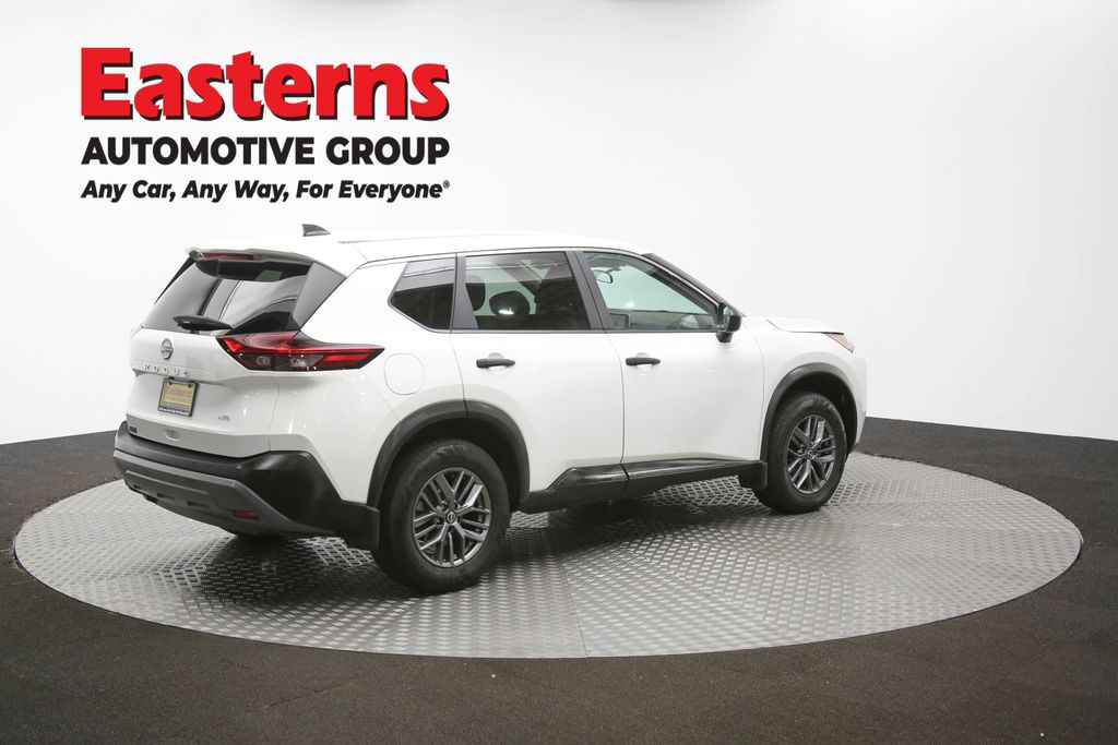 Used 2022 White Nissan S image 41
