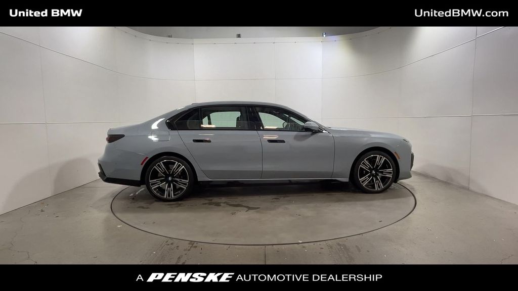 Thumbnail: 2025 BMW 7 Series - 9
