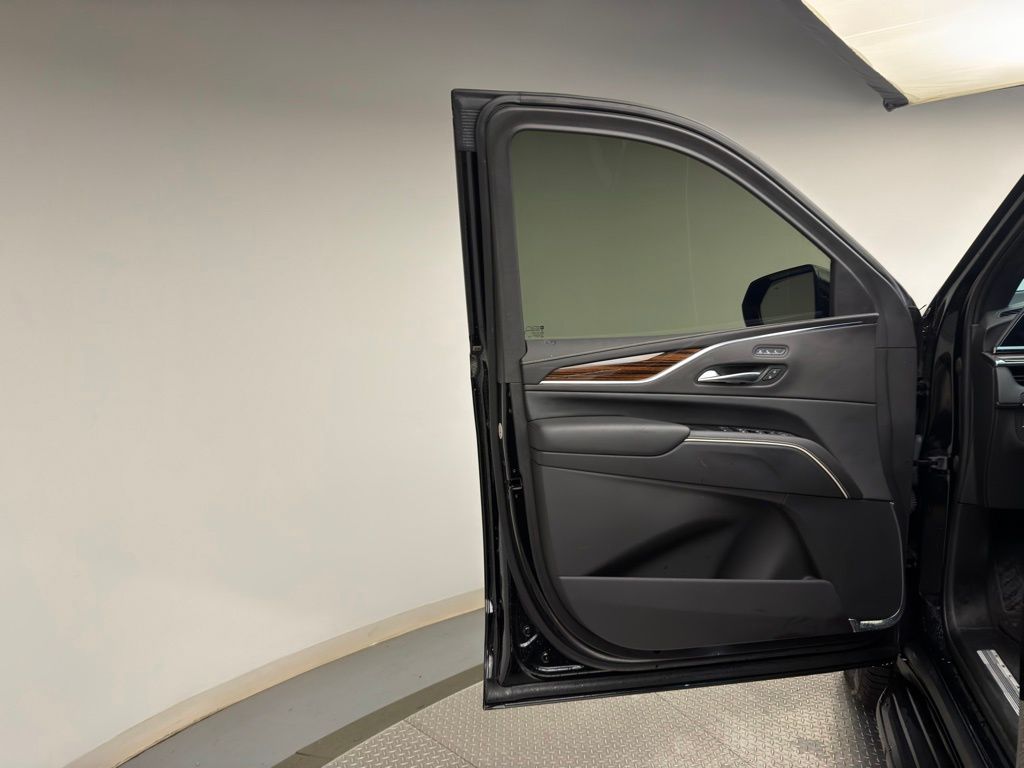 Thumbnail: 2023 Cadillac Escalade - 10