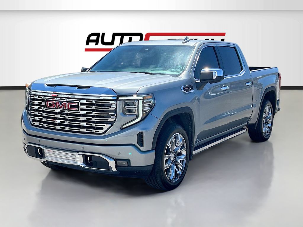 Used 2025 Silver GMC Denali image 3