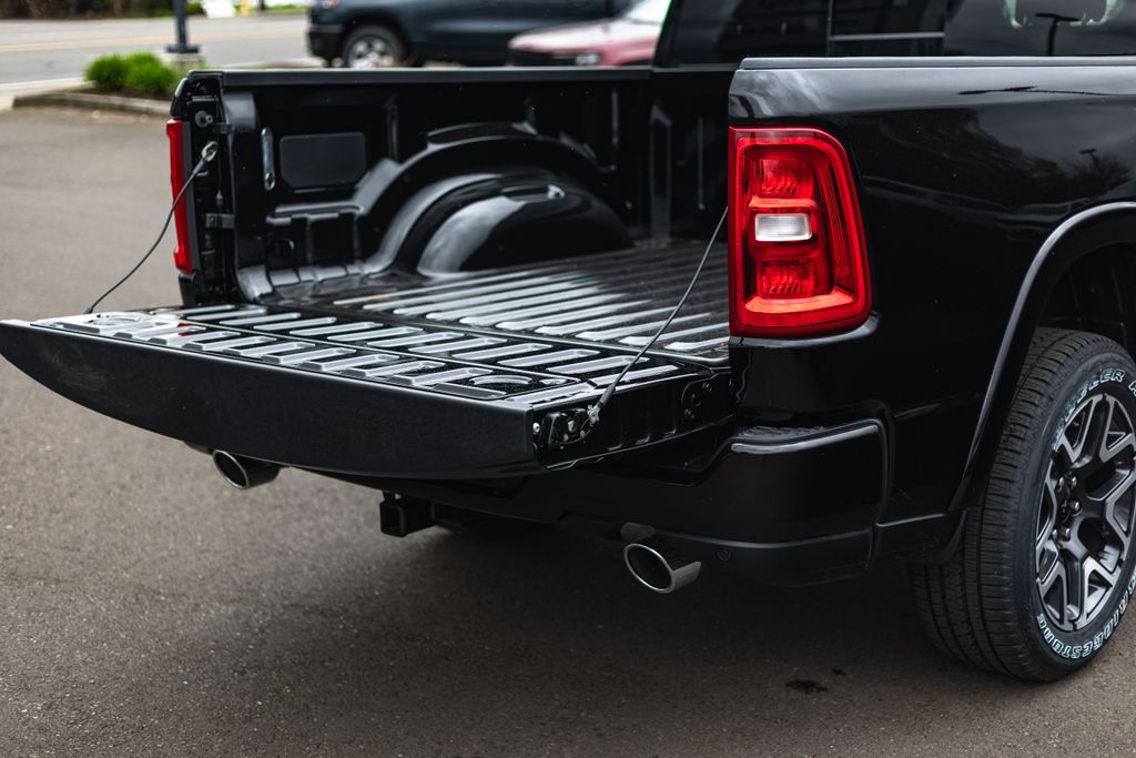 2026 Ram 1500 Laramie thumbnail 11