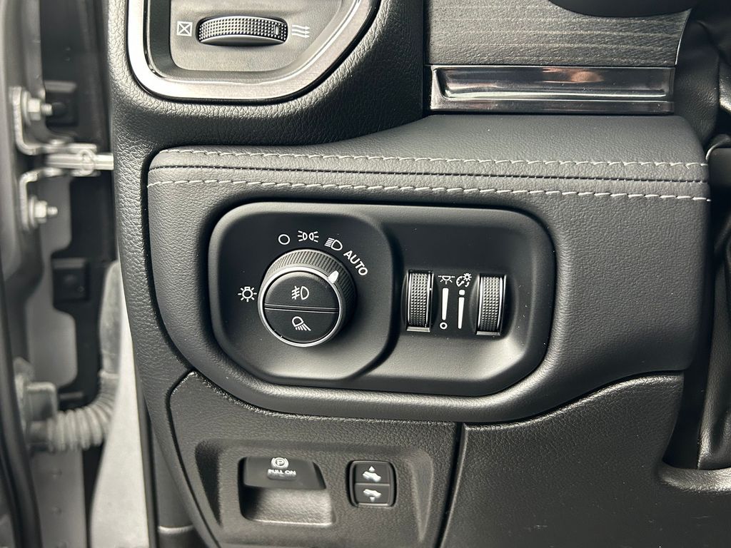 Used 2024 Billet Silver Metallic Clearcoat Ram Limited image 37