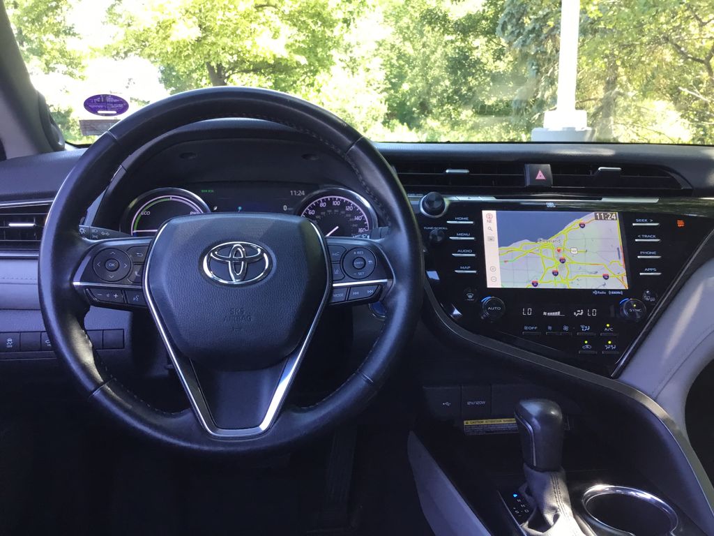 Thumbnail: 2020 Toyota Camry - 10