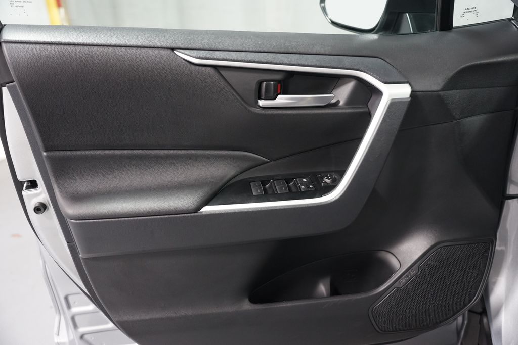 Thumbnail: 2025 Toyota RAV4 - 30