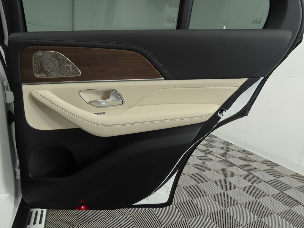 Thumbnail: 2026 Mercedes-Benz GLE - 28