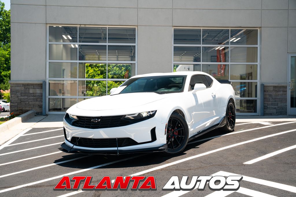 Summit White 2022 Chevrolet Camaro Coupe Rear-Wheel Drive 8-Speed Automatic