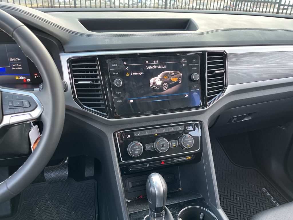 Thumbnail: 2022 Volkswagen Atlas - 17