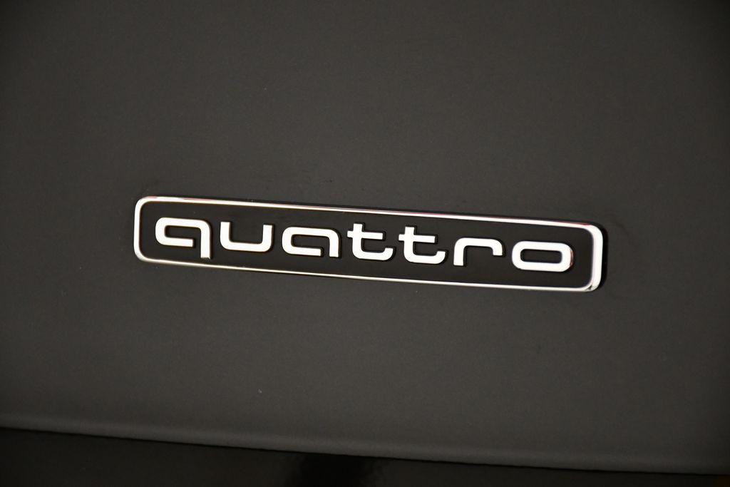 Thumbnail: 2025 Audi Q3 - 10