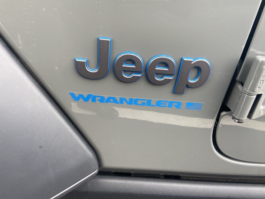 Thumbnail: 2023 Jeep Wrangler - 9