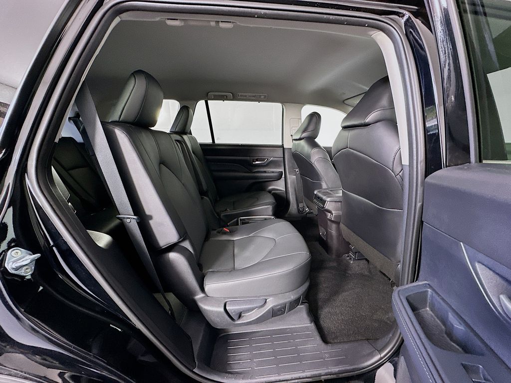 Thumbnail: 2025 Toyota Grand Highlander - 28