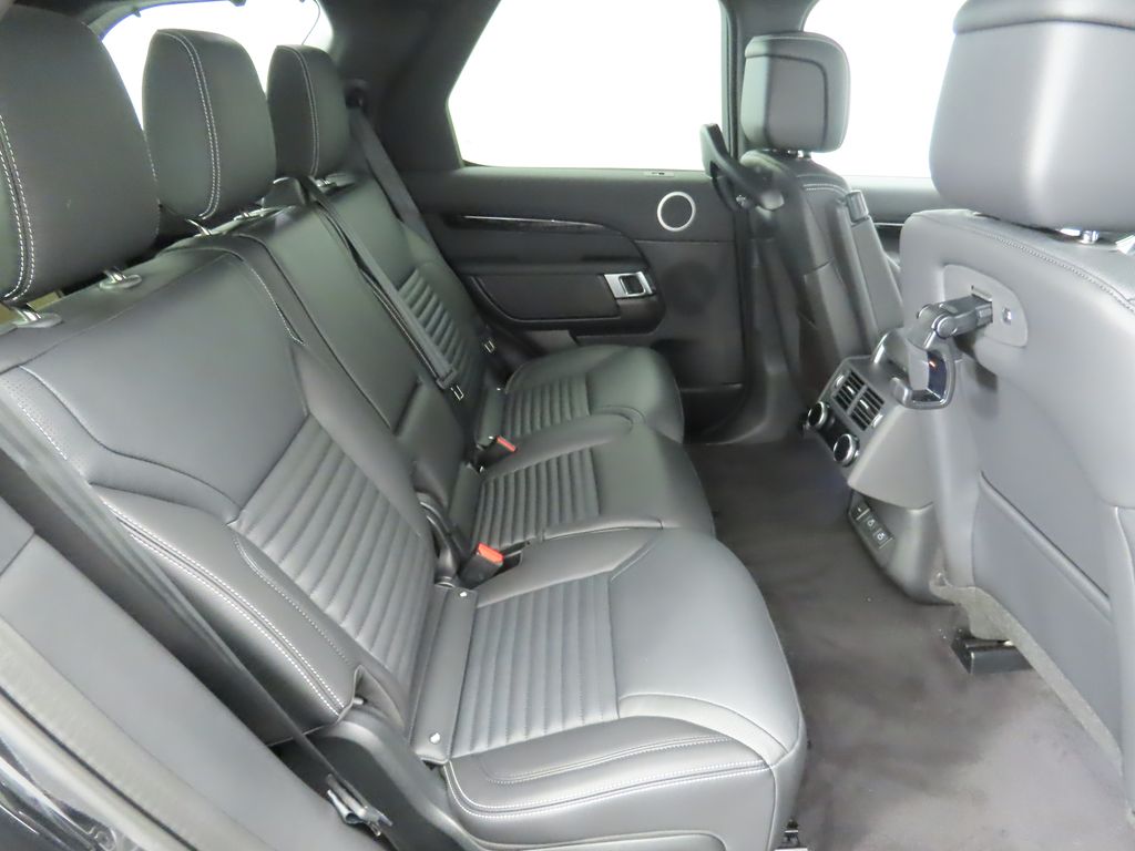 Thumbnail: 2025 Land Rover Discovery - 22