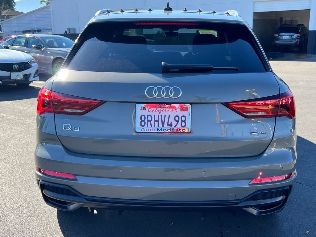 Thumbnail: 2020 Audi Q3 - 10