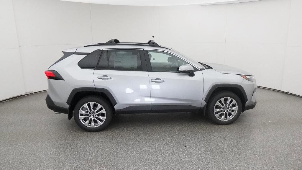 Thumbnail: 2025 Toyota RAV4 - 26