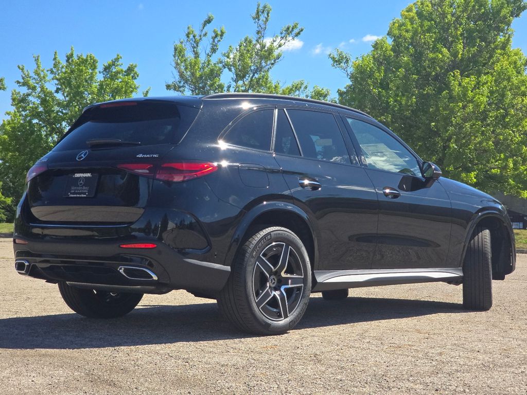 New 2026 Black Mercedes-Benz GLC 300 image 18