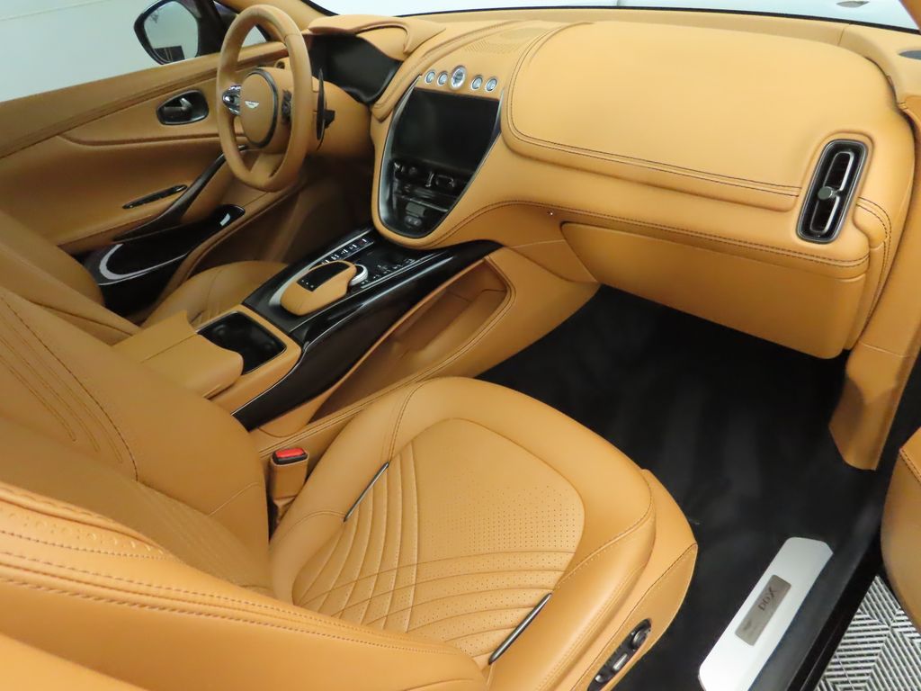 Thumbnail: 2021 Aston Martin DBX - 18