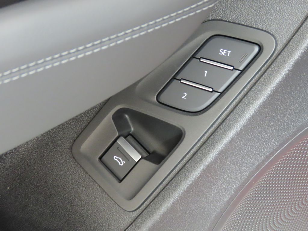Thumbnail: 2026 Audi Q3 - 32