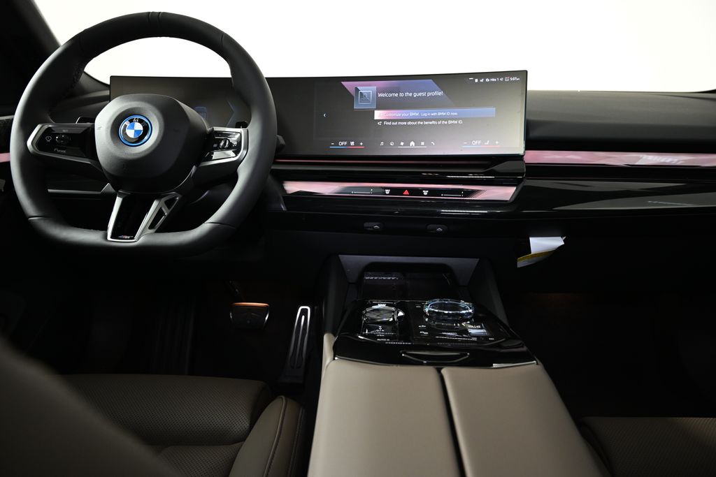 Thumbnail: 2026 BMW 5 Series - 16