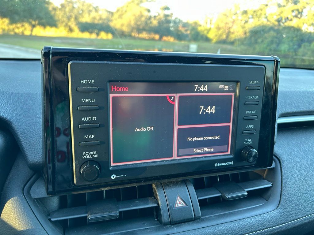 Thumbnail: 2020 Toyota RAV4 - 23